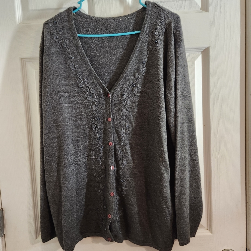 Women dark gray sweater